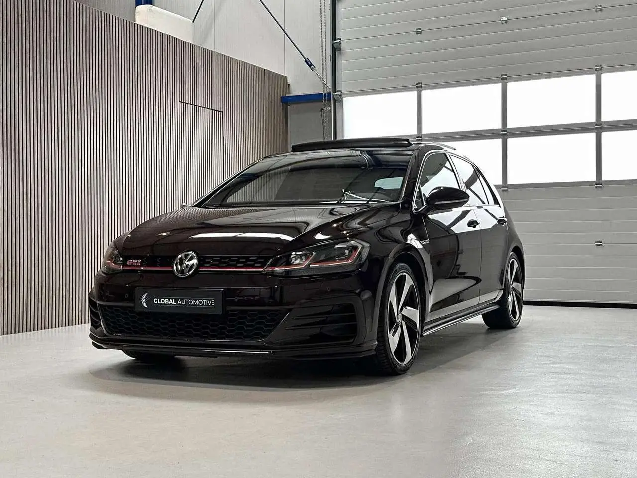 Photo 1 : Volkswagen Golf 2018 Essence