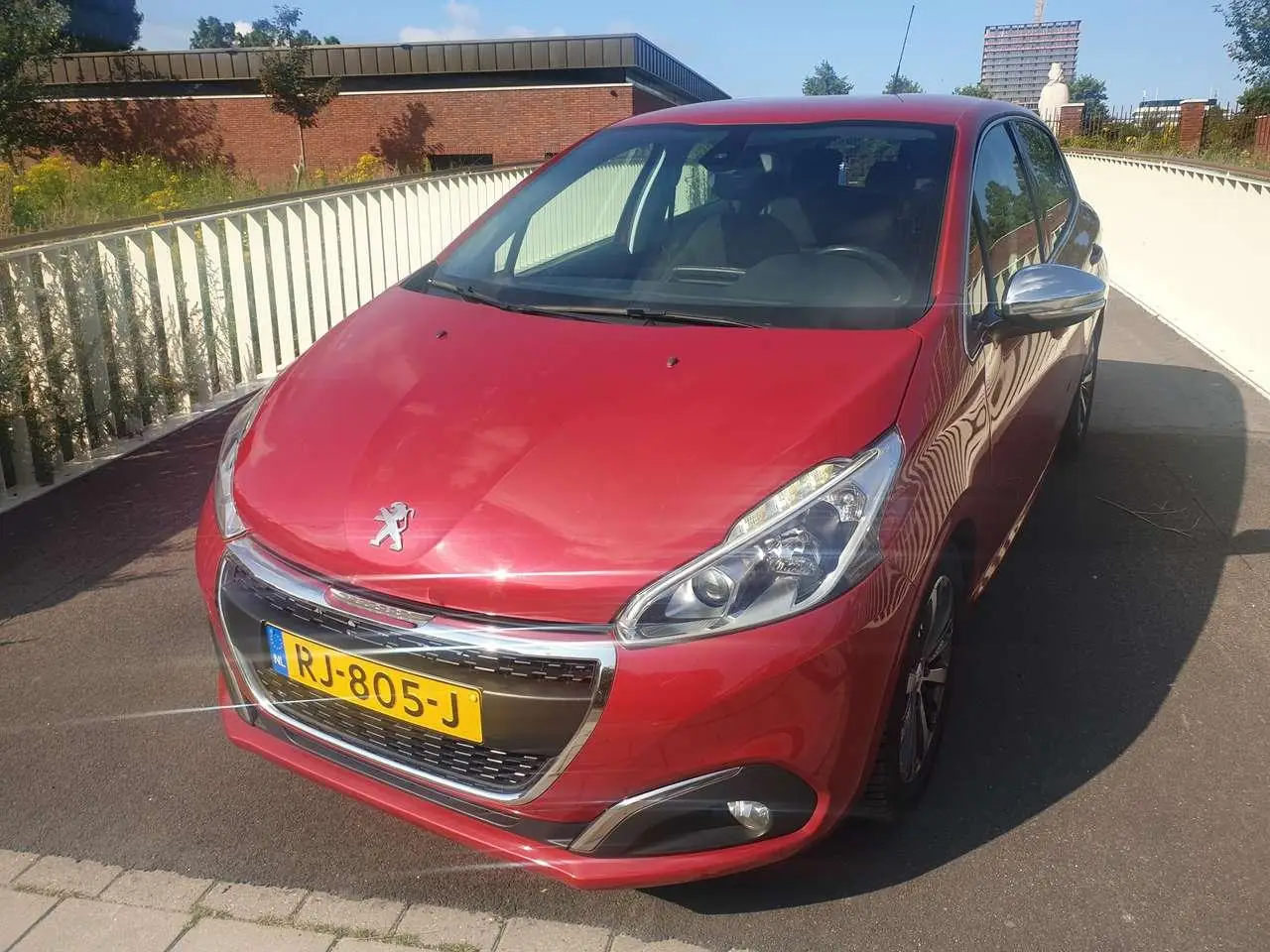 Photo 1 : Peugeot 208 2017 Petrol