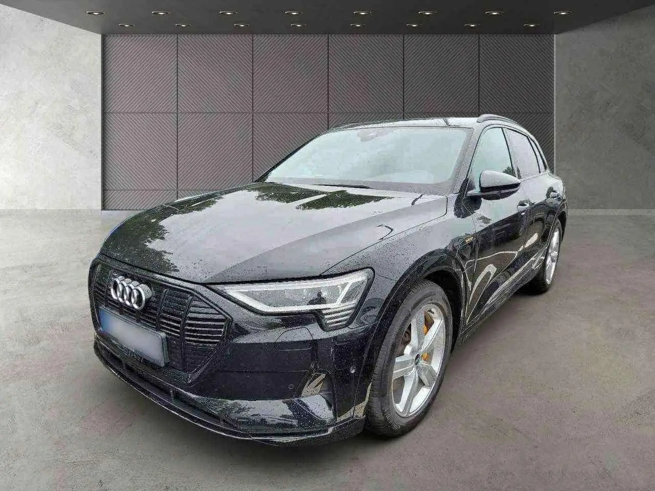 Photo 1 : Audi E-tron 2021 Électrique