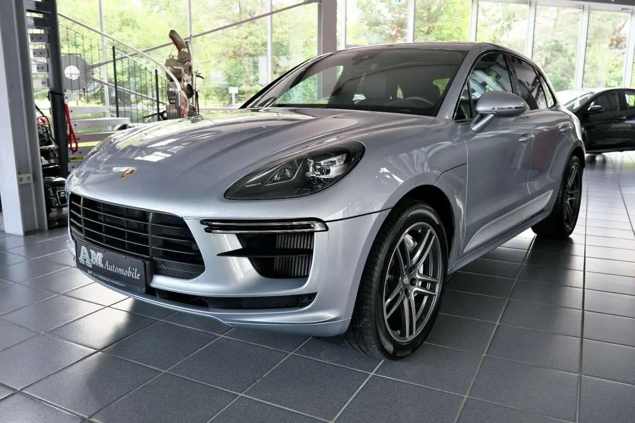 Photo 1 : Porsche Macan 2020 Essence