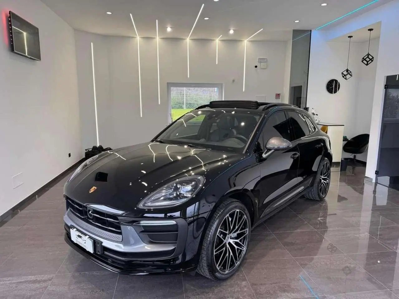 Photo 1 : Porsche Macan 2022 Petrol