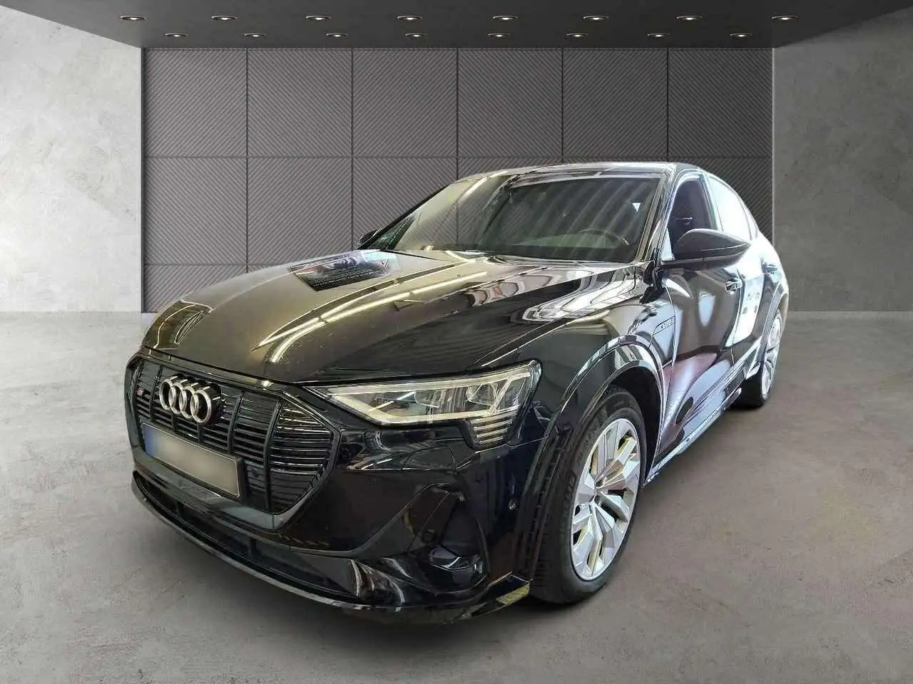 Photo 1 : Audi E-tron 2021 Electric