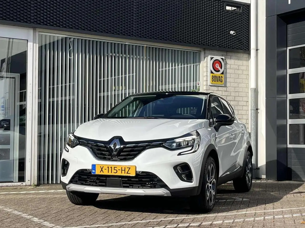 Photo 1 : Renault Captur 2023 Essence