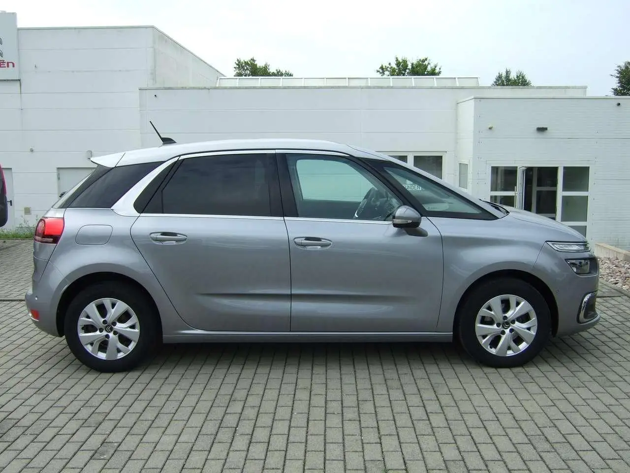 Photo 1 : Citroen C4 2020 Petrol