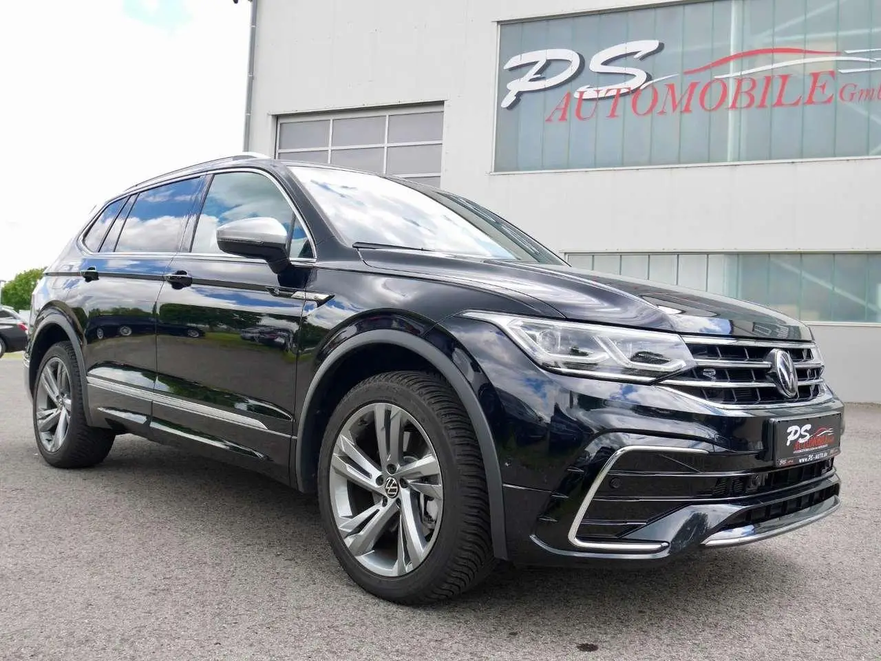 Photo 1 : Volkswagen Tiguan 2023 Petrol