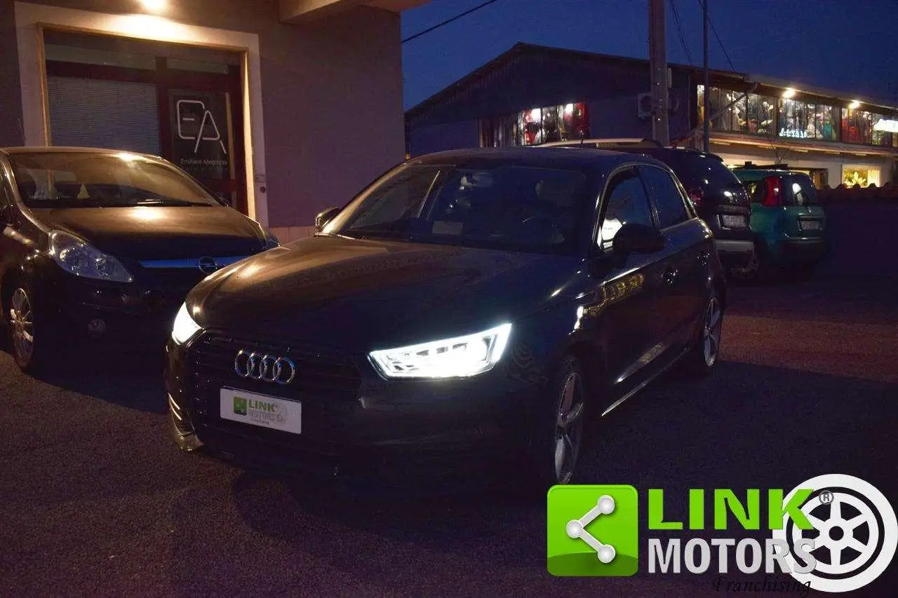 Photo 1 : Audi A1 2015 Diesel