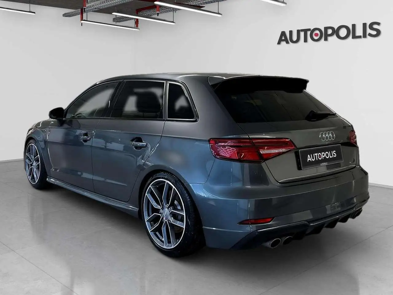 Photo 1 : Audi S3 2018 Petrol