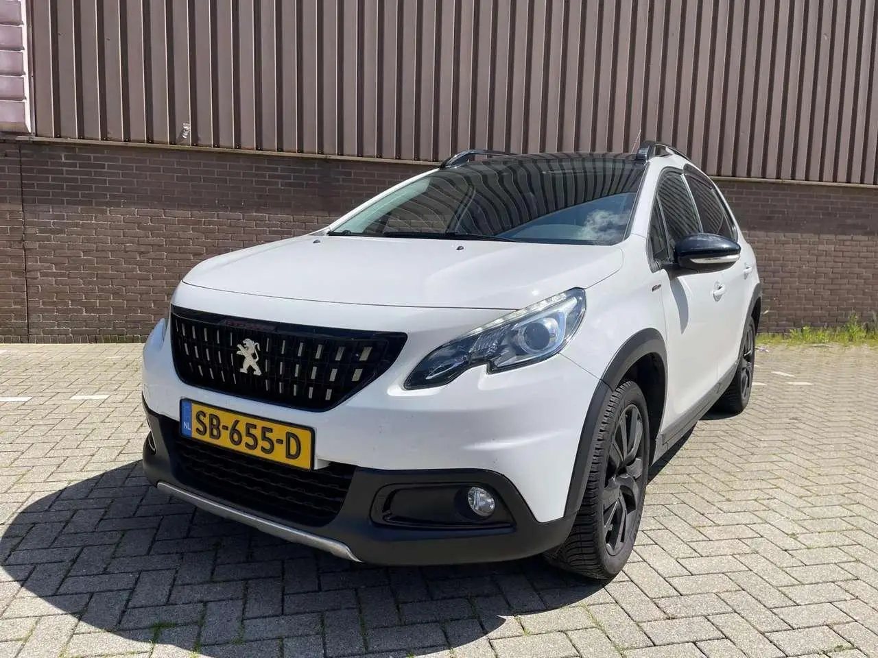 Photo 1 : Peugeot 2008 2018 Essence