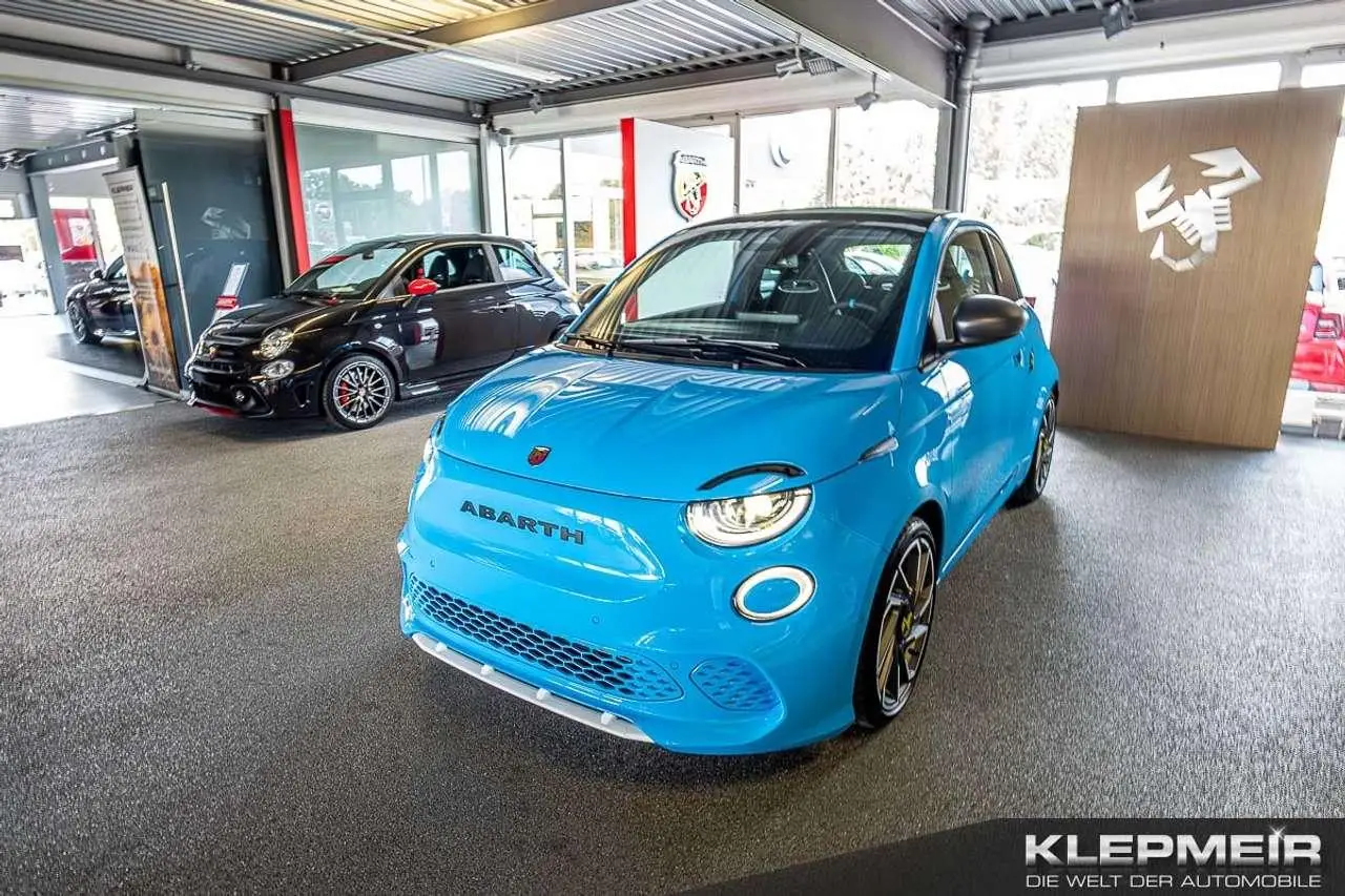 Photo 1 : Abarth 500 2023 Électrique