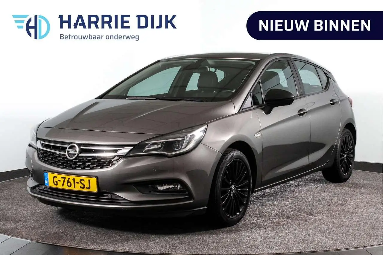 Photo 1 : Opel Astra 2019 Essence