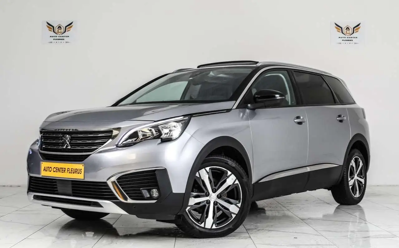 Photo 1 : Peugeot 5008 2018 Essence