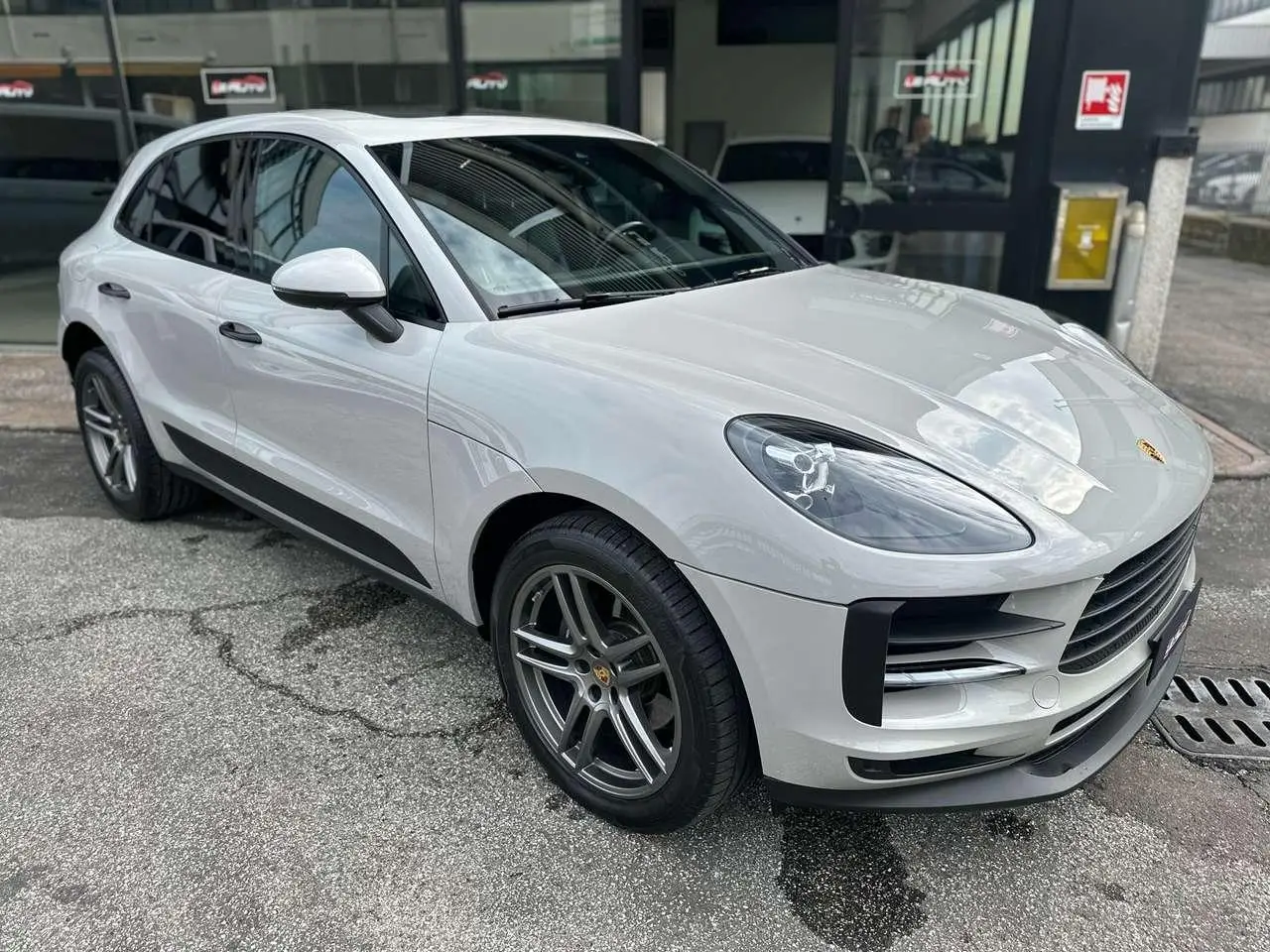 Photo 1 : Porsche Macan 2020 Essence