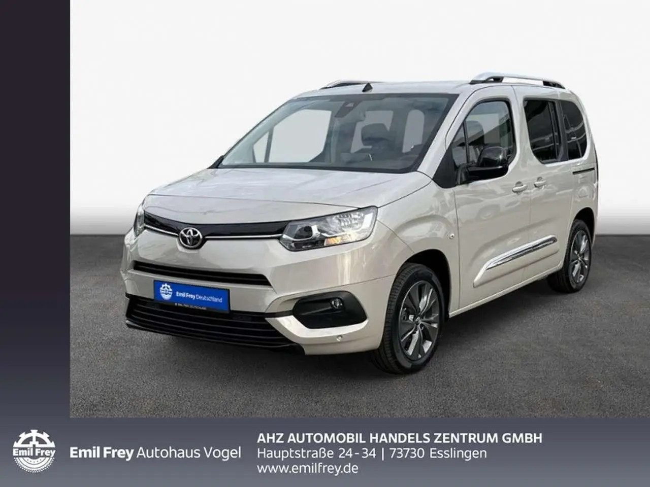 Photo 1 : Toyota Proace 2023 Petrol