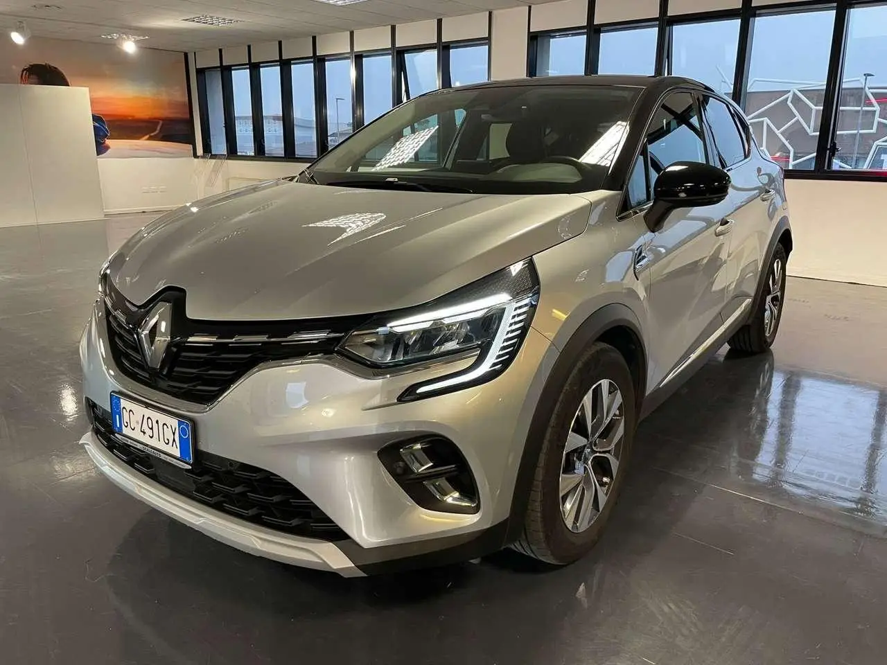 Photo 1 : Renault Captur 2021 Hybride