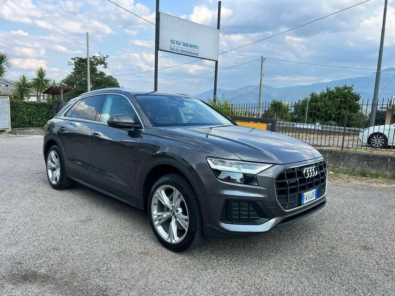 Photo 1 : Audi Q8 2019 Hybrid