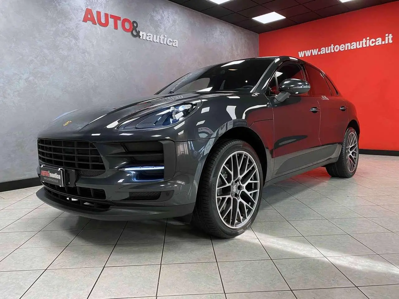 Photo 1 : Porsche Macan 2020 Essence