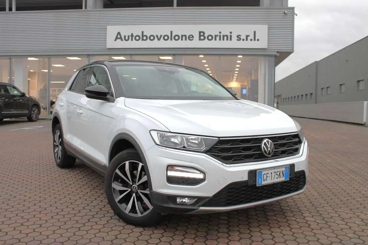 Photo 1 : Volkswagen T-roc 2021 Essence