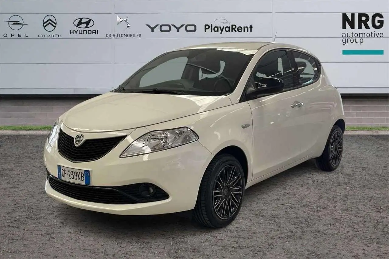 Photo 1 : Lancia Ypsilon 2021 Petrol