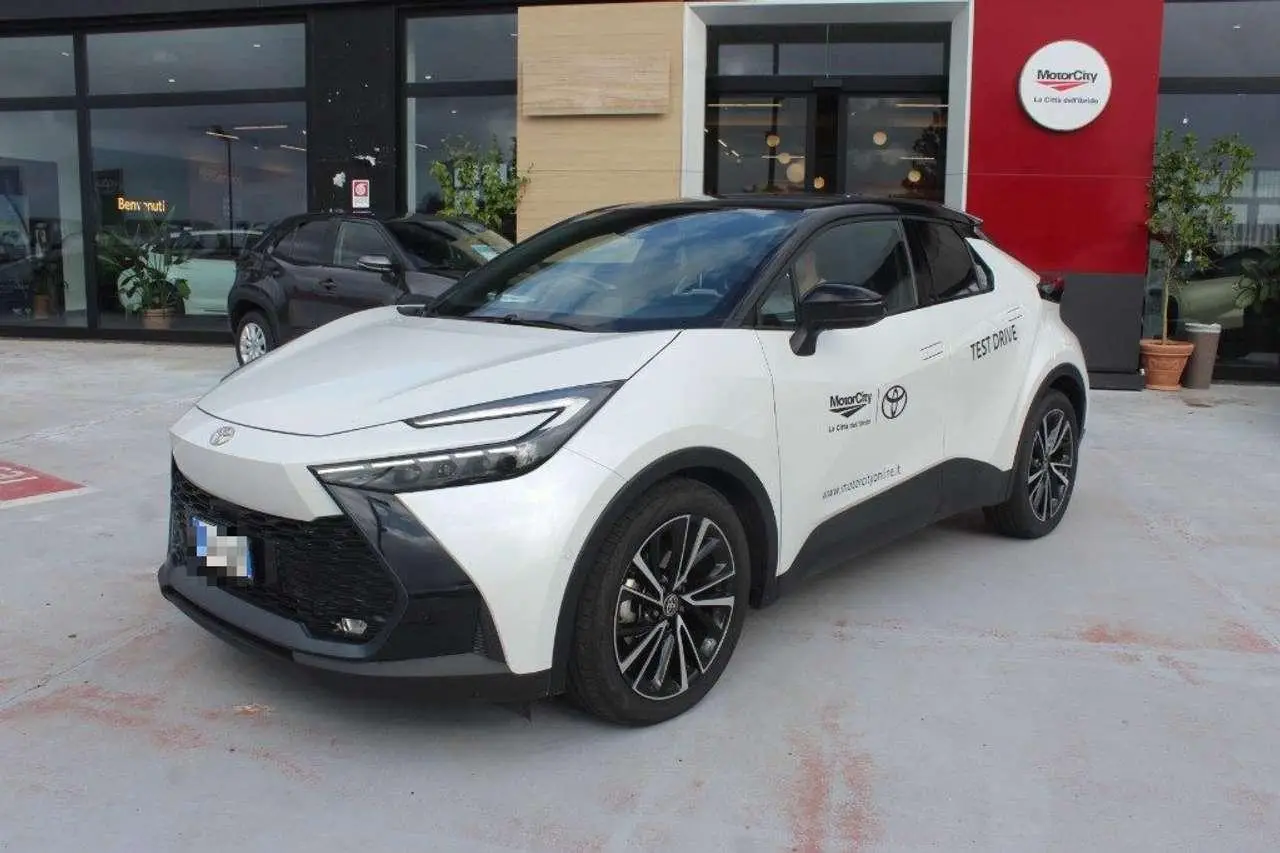 Photo 1 : Toyota C-hr 2023 Hybride