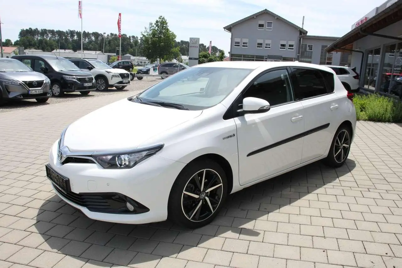 Photo 1 : Toyota Auris 2017 Hybride