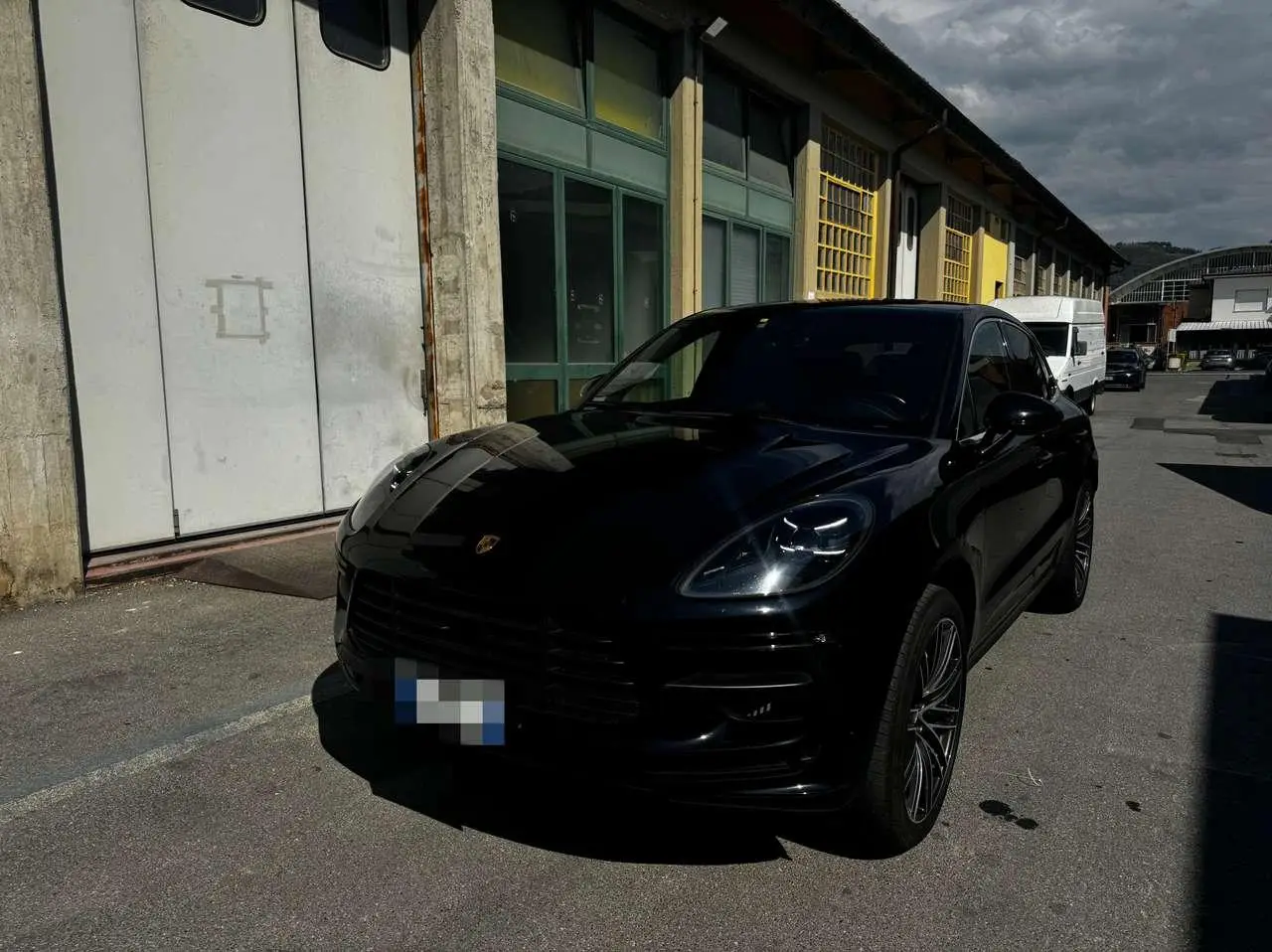 Photo 1 : Porsche Macan 2021 Petrol