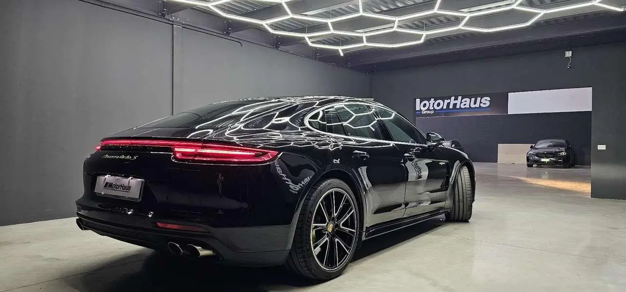 Photo 1 : Porsche Panamera 2018 Hybrid