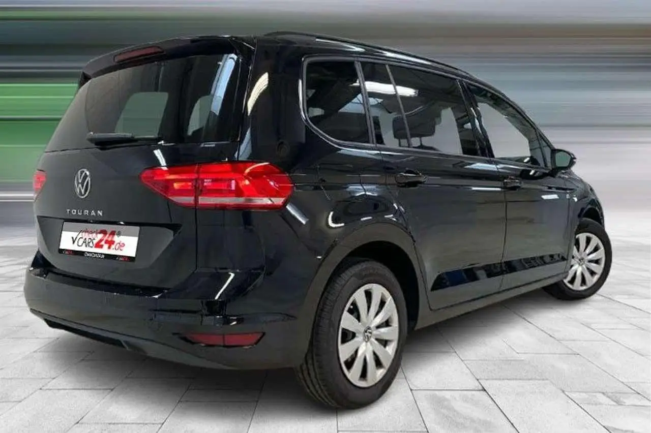 Photo 1 : Volkswagen Touran 2023 Petrol