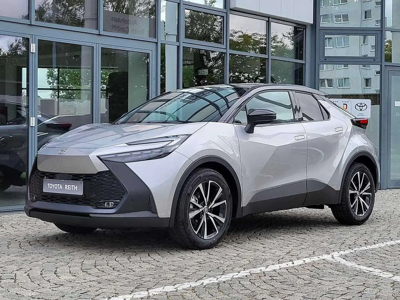 Photo 1 : Toyota C-hr 2024 Hybrid