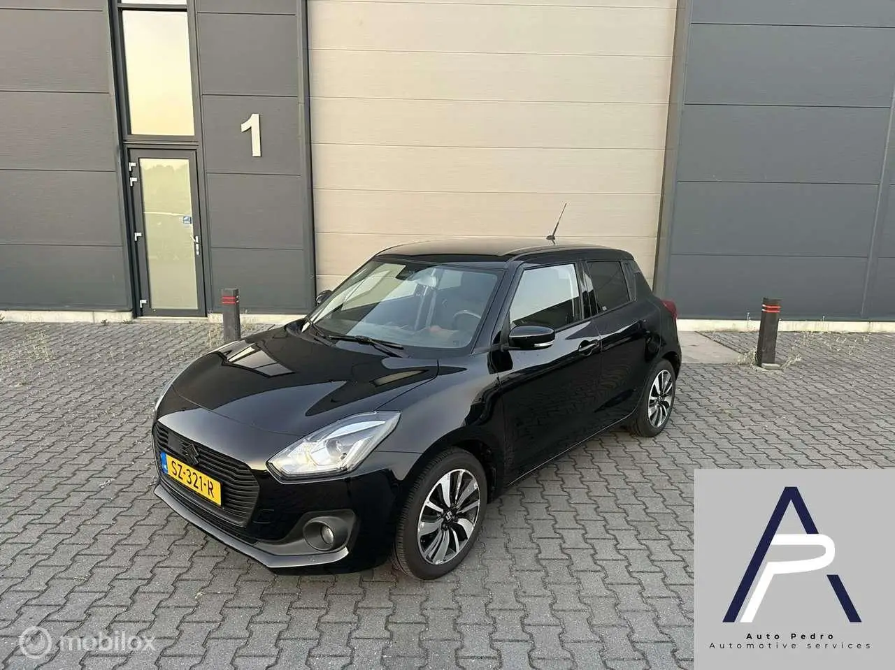 Photo 1 : Suzuki Swift 2018 Petrol