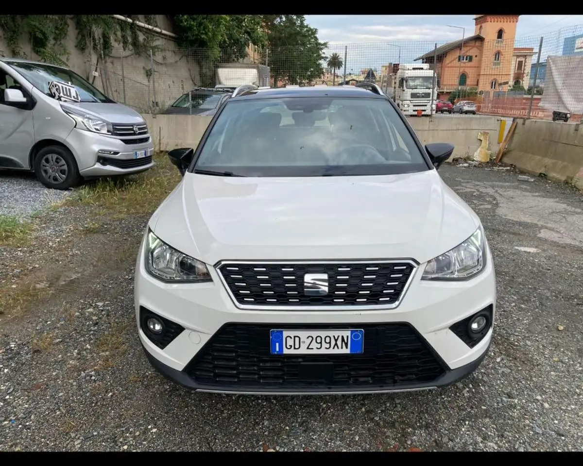 Photo 1 : Seat Arona 2021 Essence