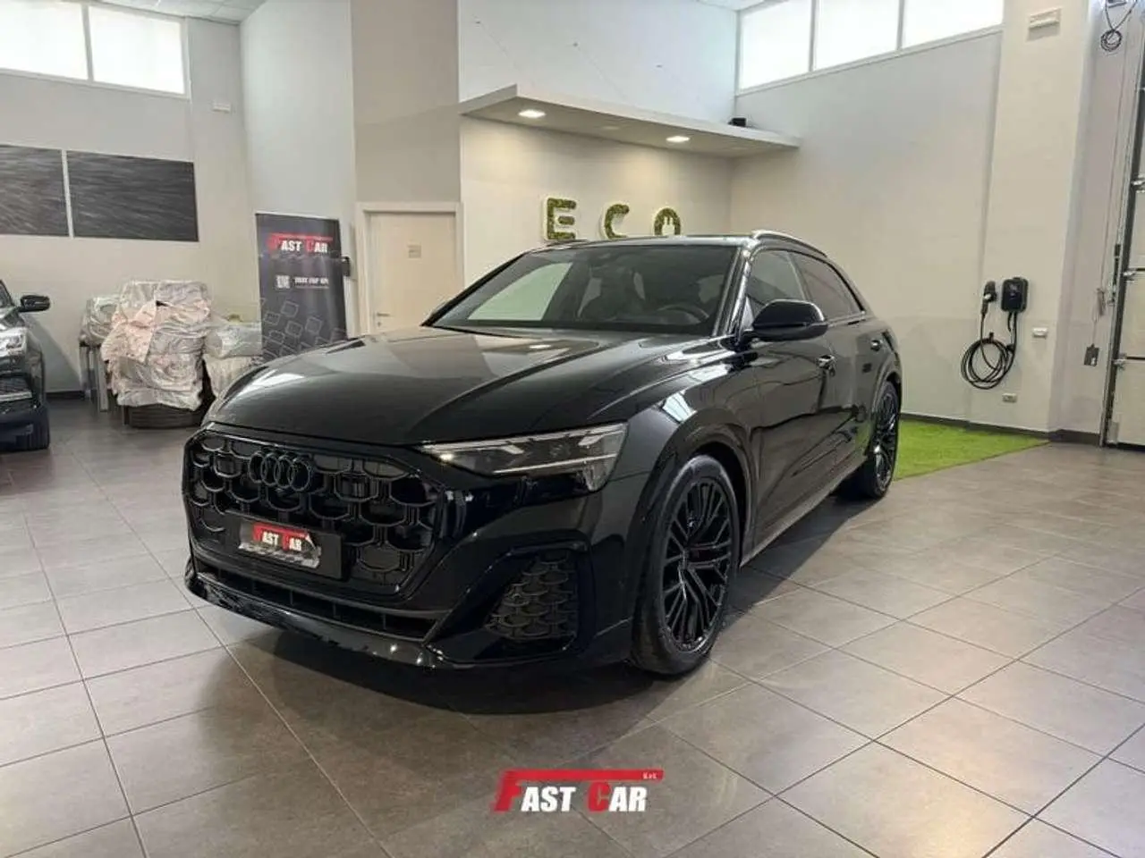 Photo 1 : Audi Q8 2024 Hybride