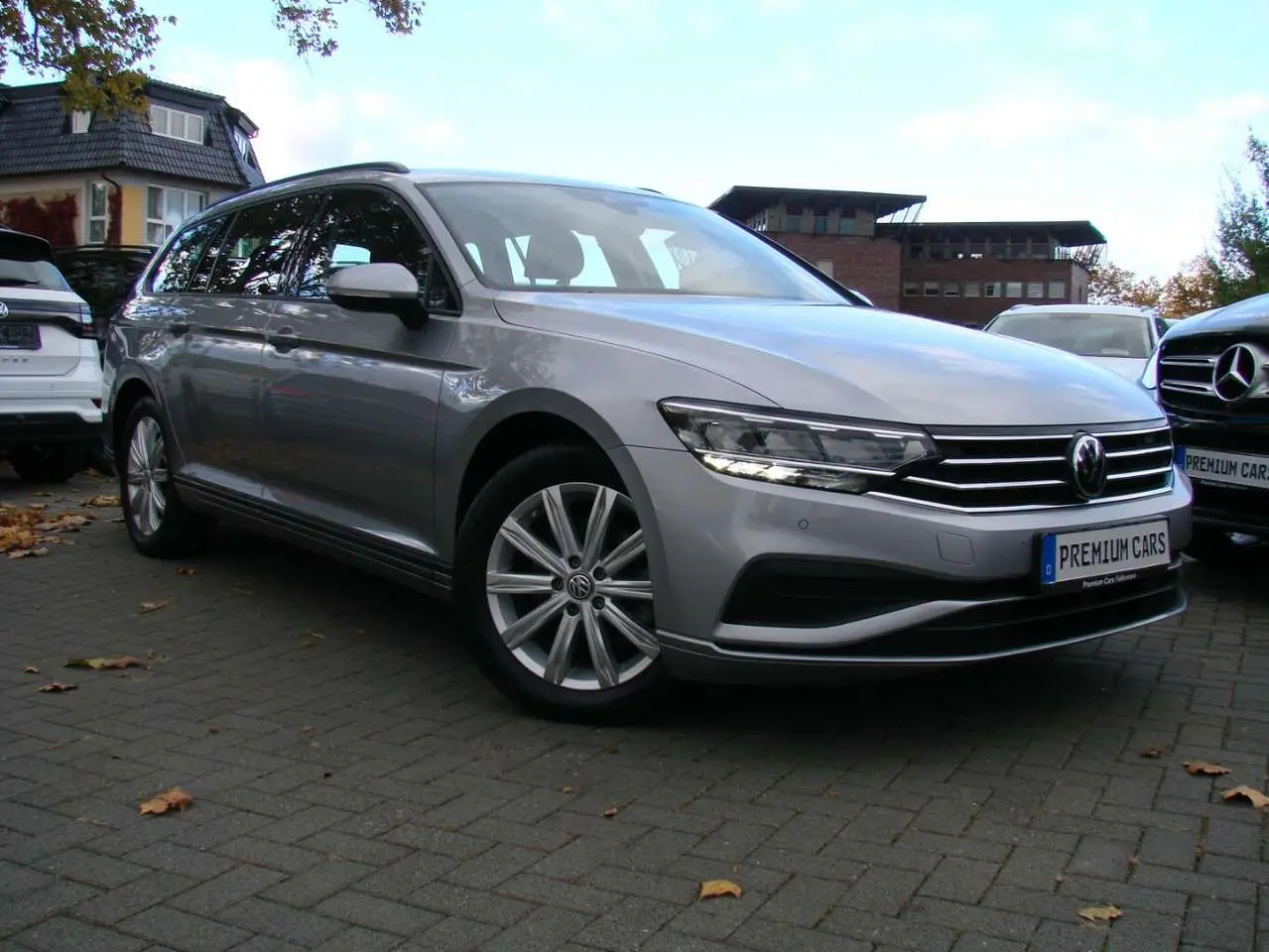 Photo 1 : Volkswagen Passat 2022 Petrol