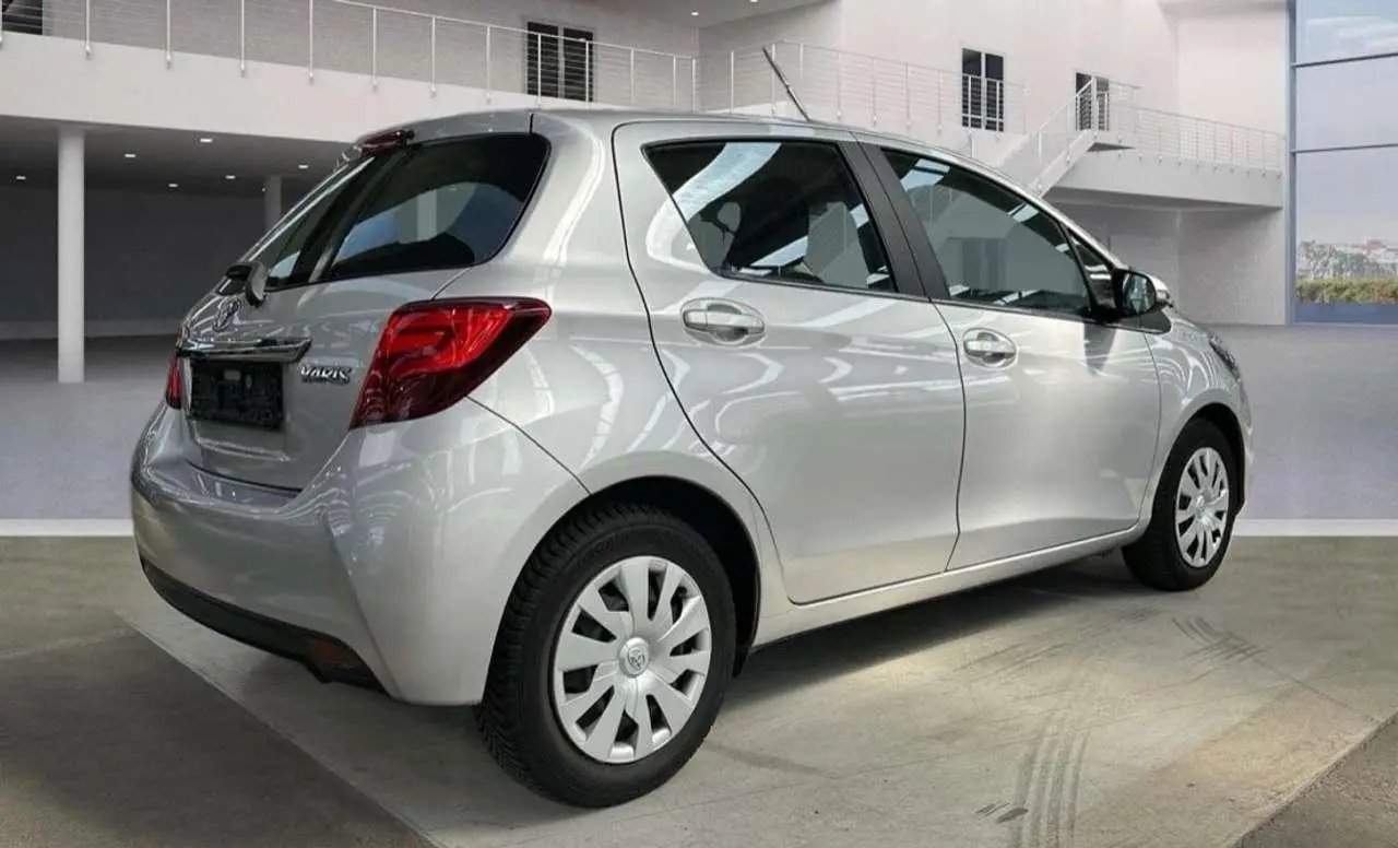 Photo 1 : Toyota Yaris 2014 Petrol