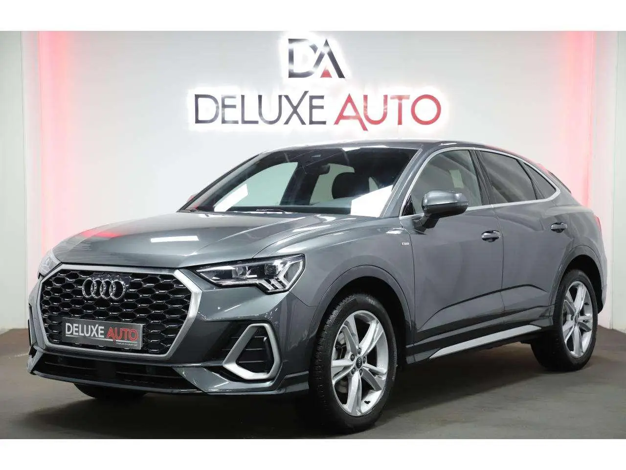 Photo 1 : Audi Q3 2021 Petrol