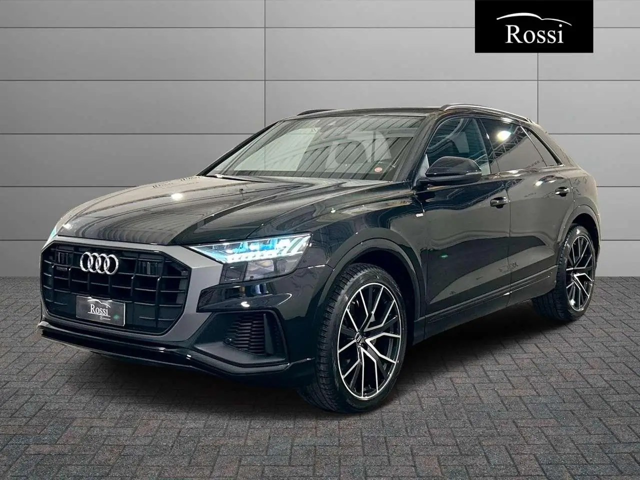 Photo 1 : Audi Q8 2018 Hybrid