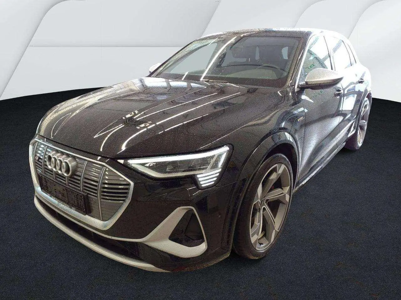 Photo 1 : Audi E-tron 2021 Electric