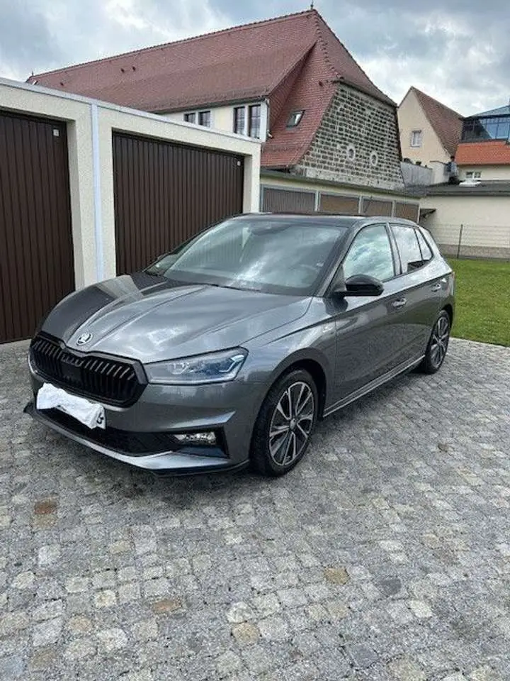 Photo 1 : Skoda Fabia 2022 Petrol