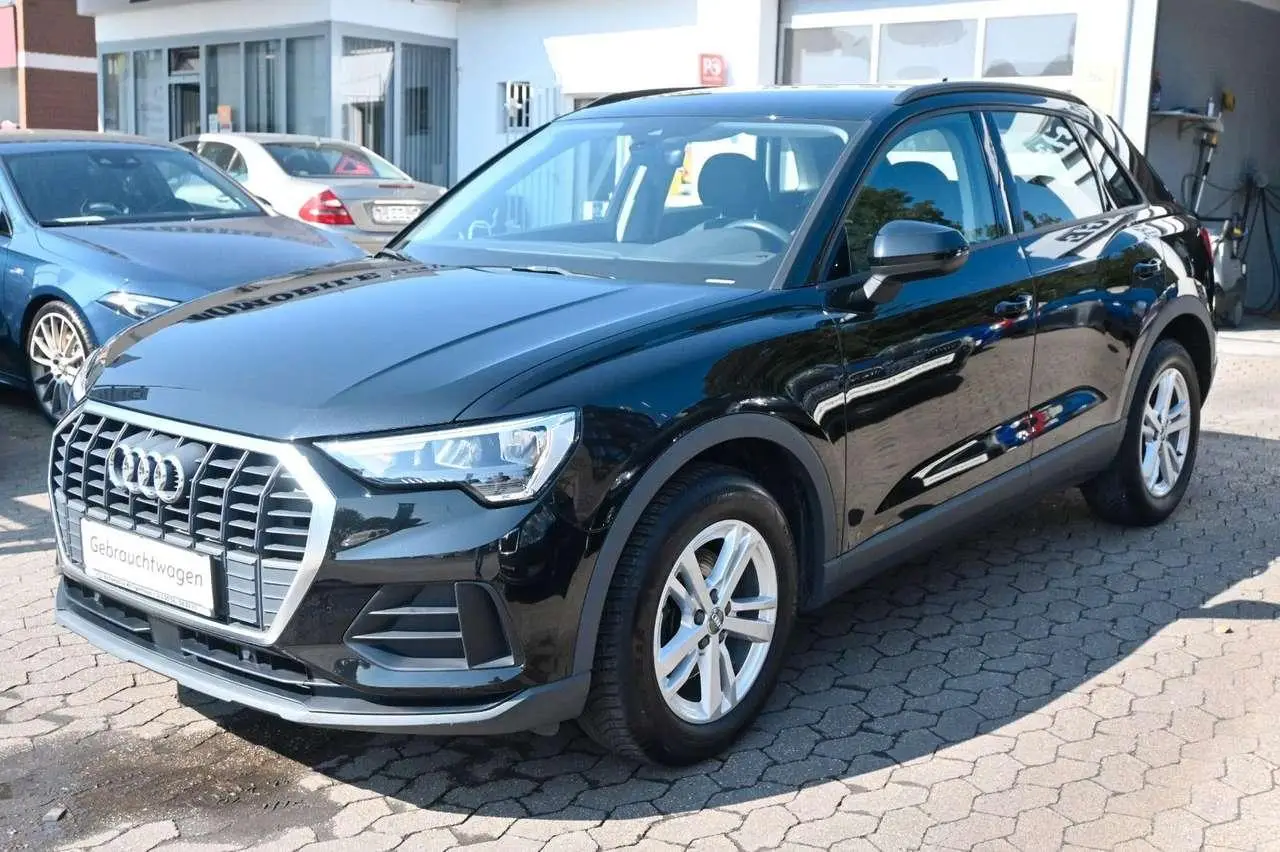 Photo 1 : Audi Q3 2019 Petrol