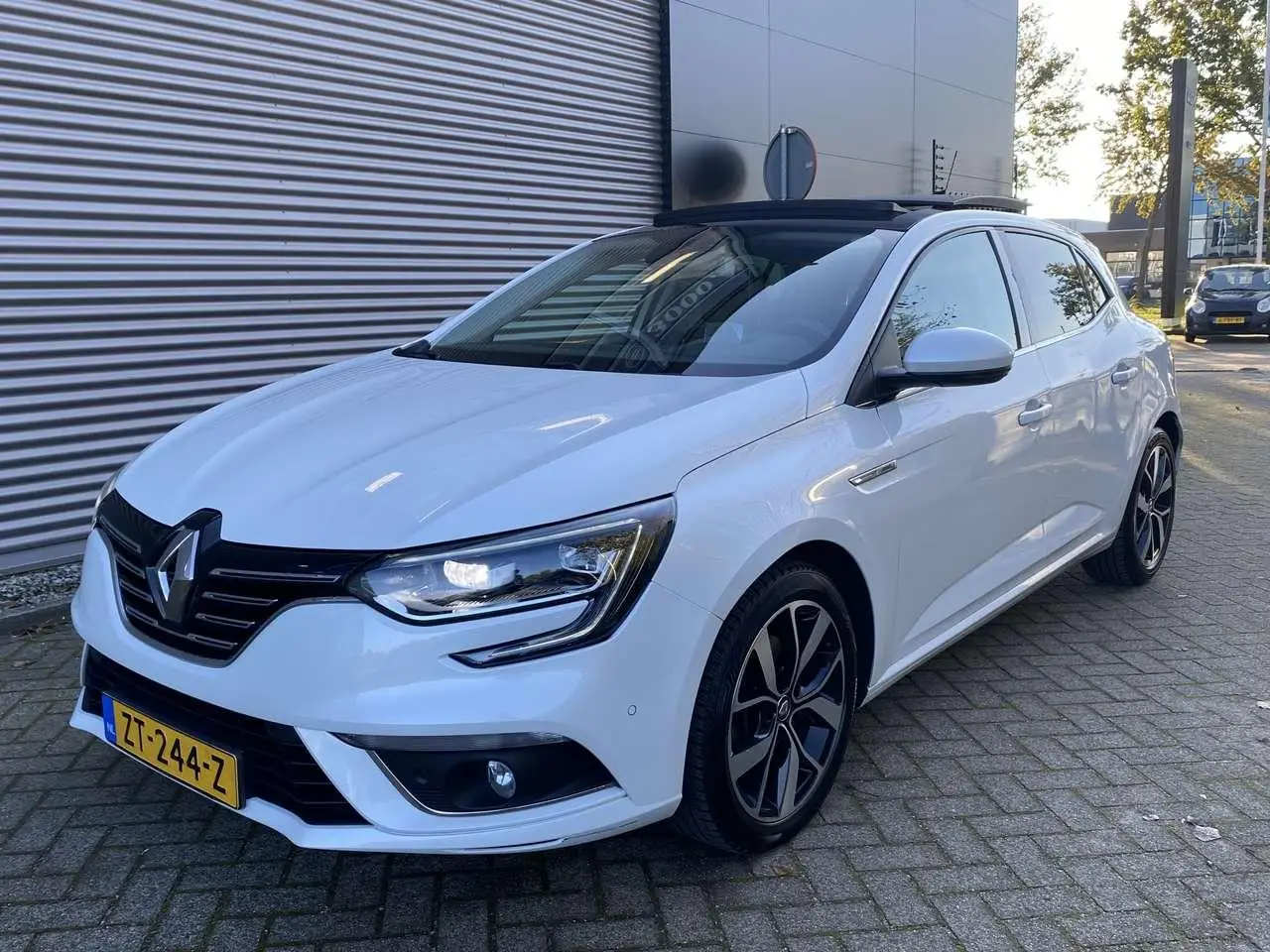 Photo 1 : Renault Megane 2019 Essence