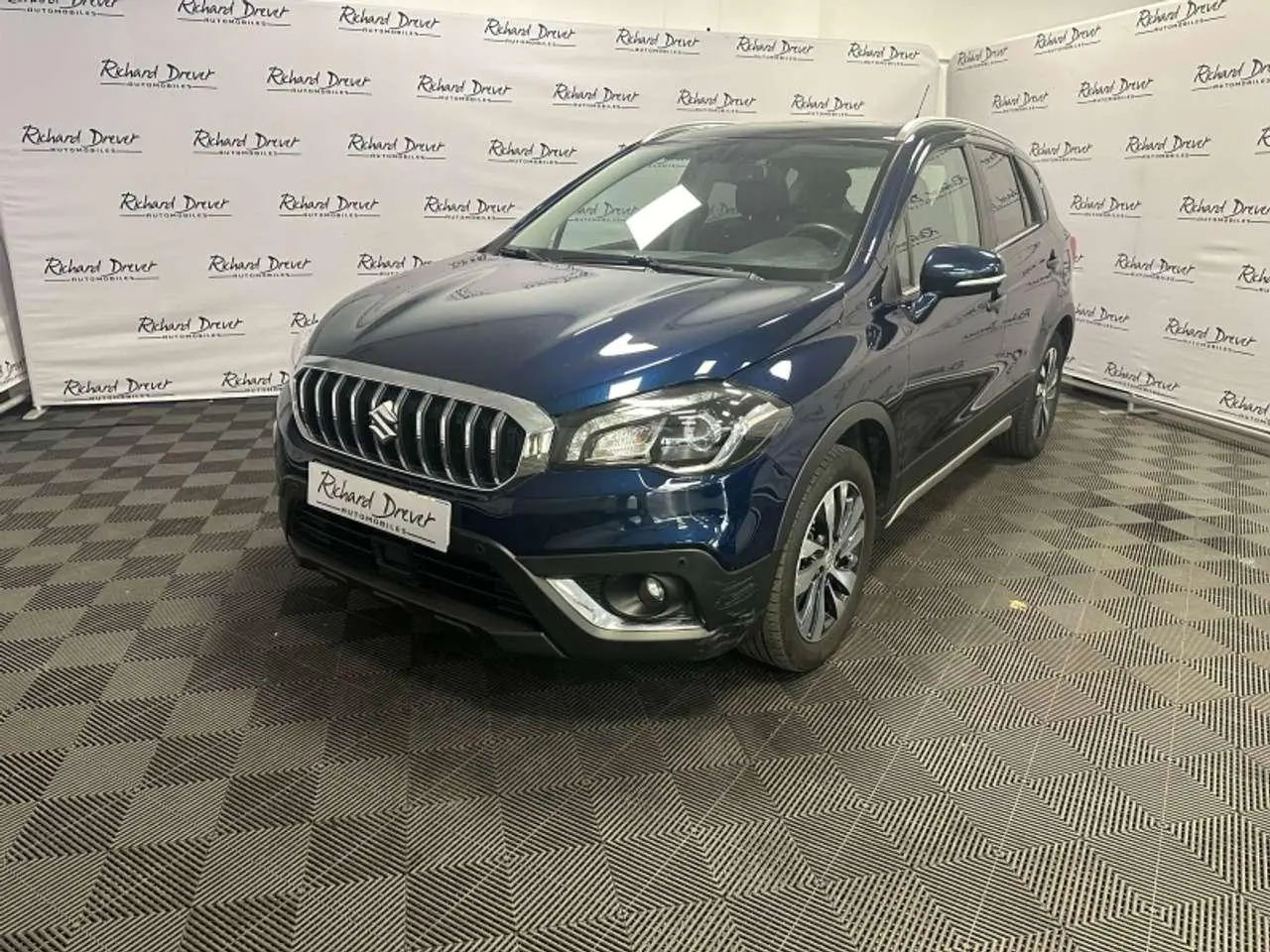 Photo 1 : Suzuki S-cross 2021 Petrol