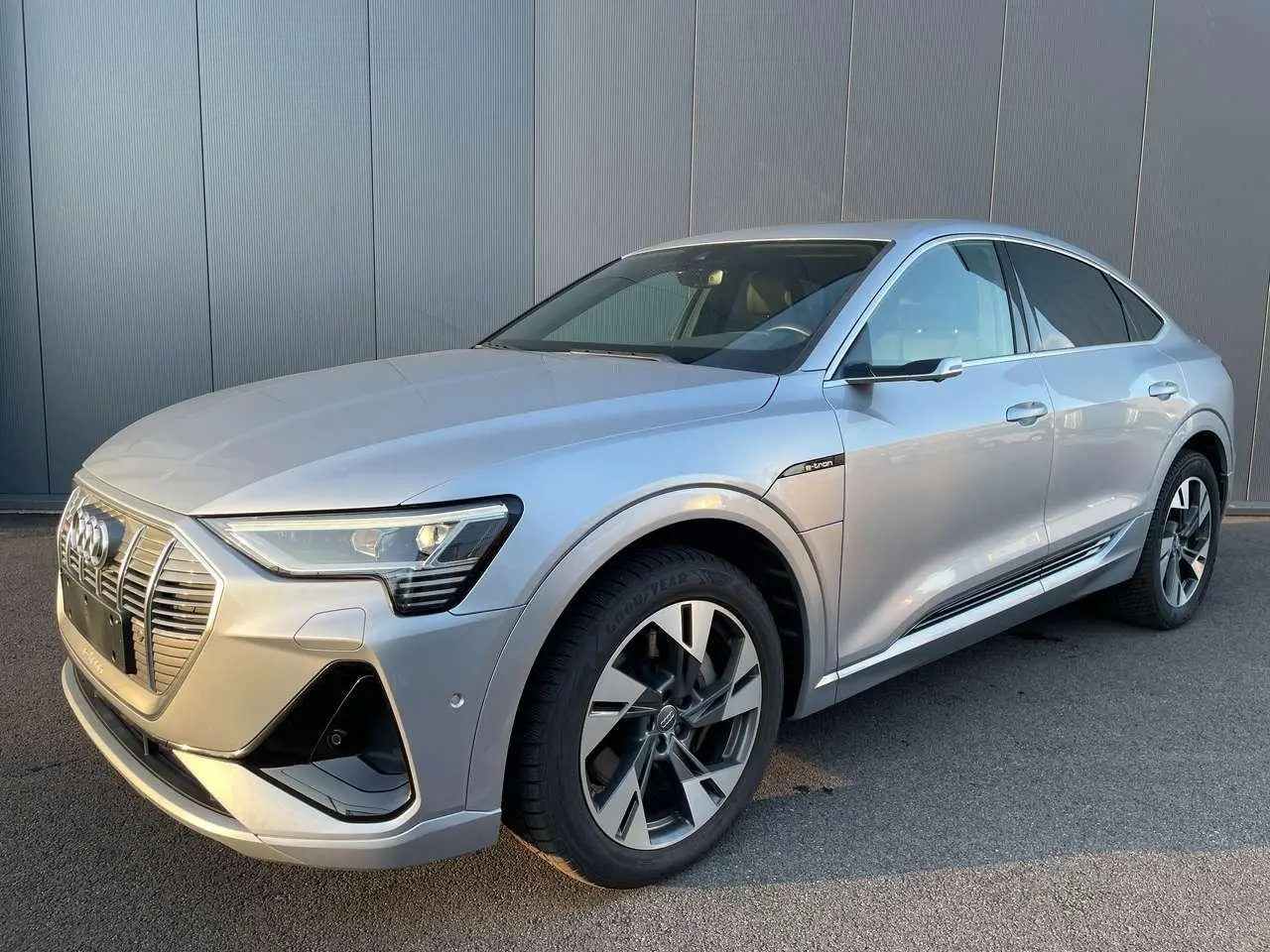 Photo 1 : Audi E-tron 2020 Electric