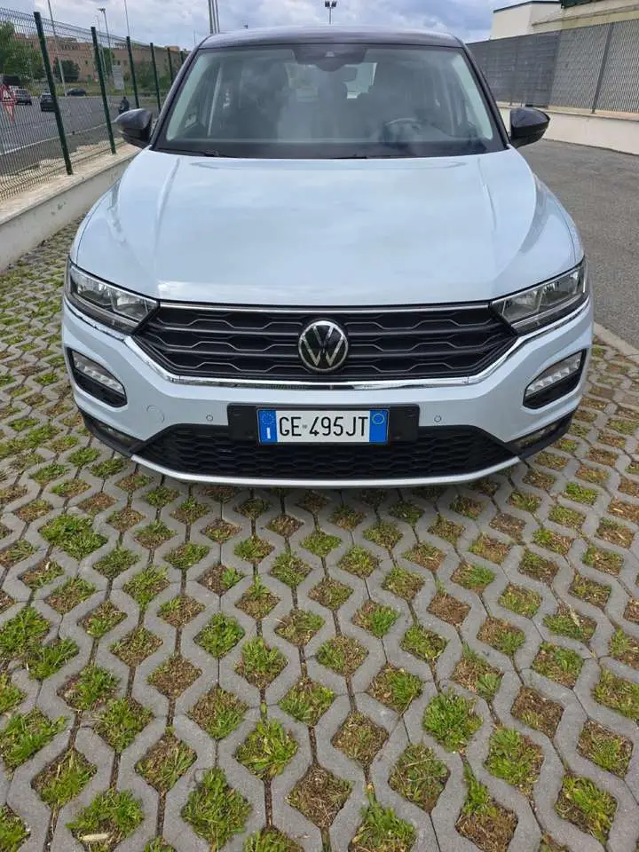 Photo 1 : Volkswagen T-roc 2021 Essence