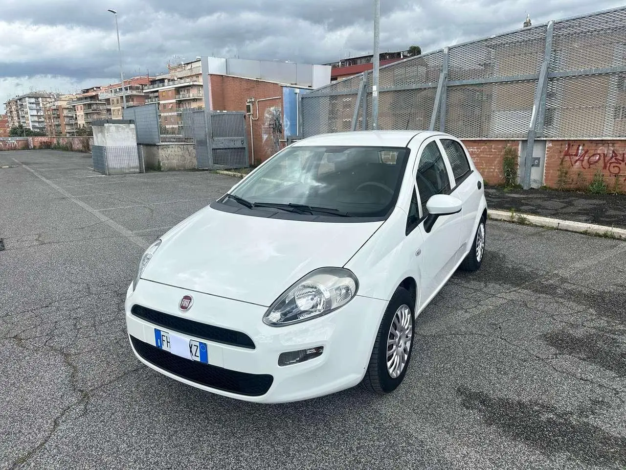 Photo 1 : Fiat Punto 2017 Essence