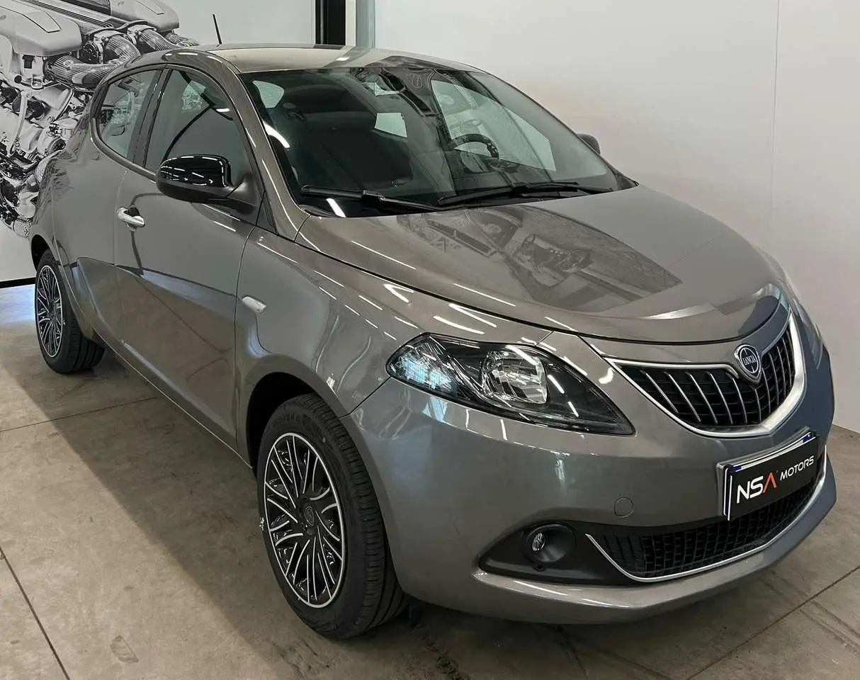 Photo 1 : Lancia Ypsilon 2023 Hybrid