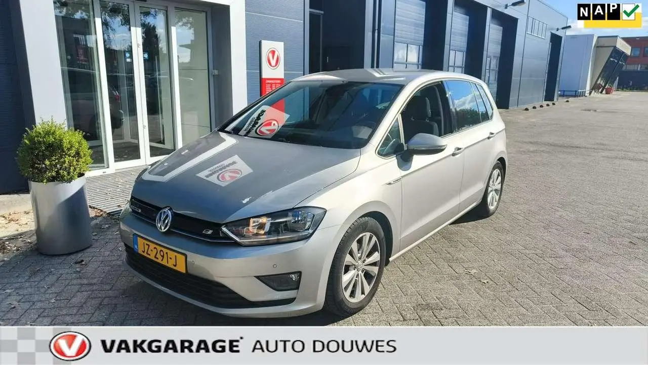 Photo 1 : Volkswagen Golf 2016 Petrol