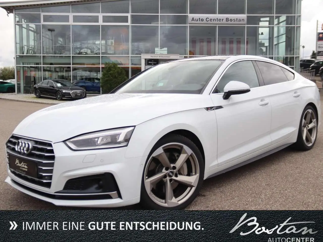 Photo 1 : Audi A5 2017 Petrol