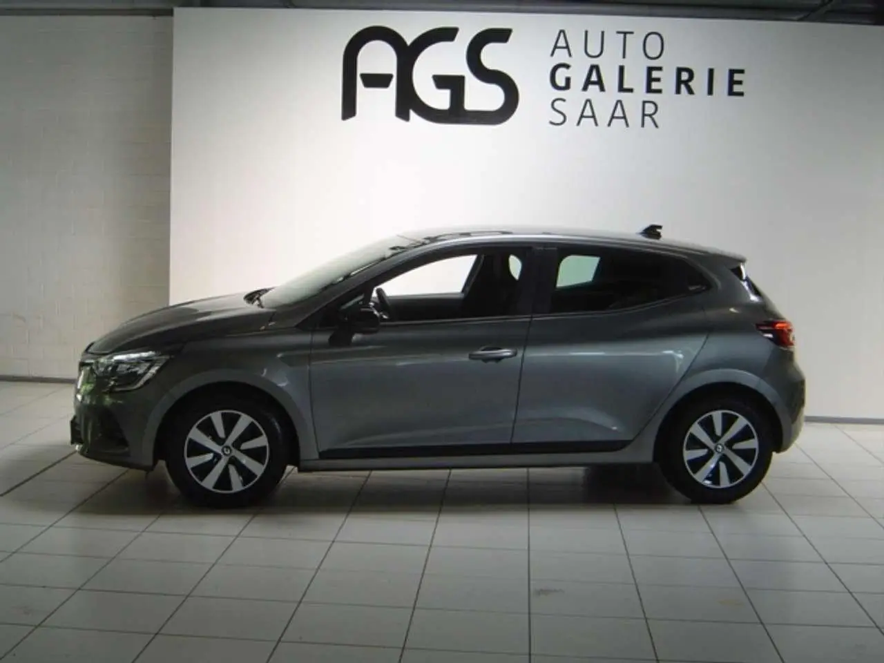 Photo 1 : Renault Clio 2023 Petrol