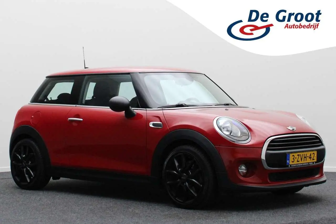 Photo 1 : Mini One 2015 Petrol