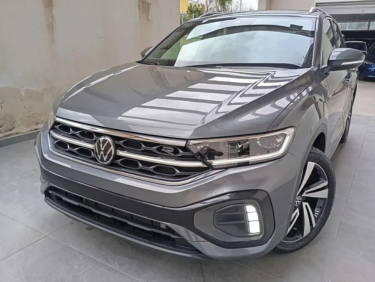 Photo 1 : Volkswagen T-roc 2023 Petrol