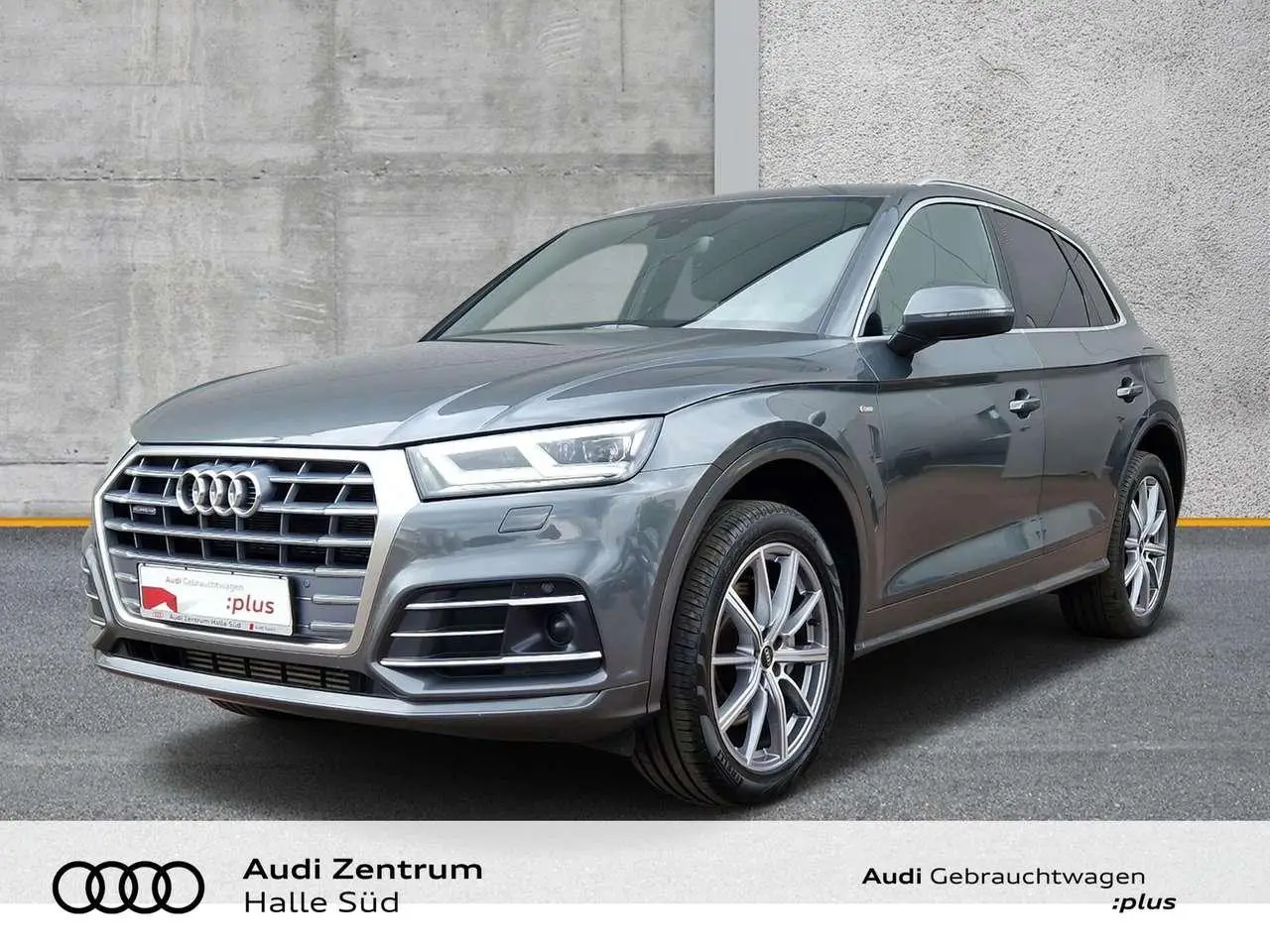 Photo 1 : Audi Q5 2020 Hybride